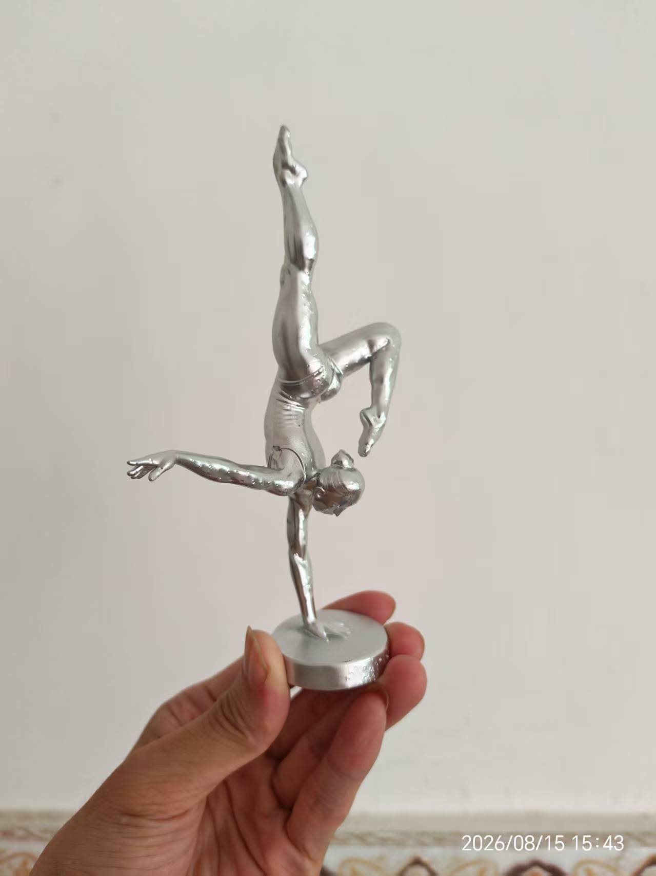 3D Printing And Additive Manufacturing - Figurinha de bailarina equilibrada com uma